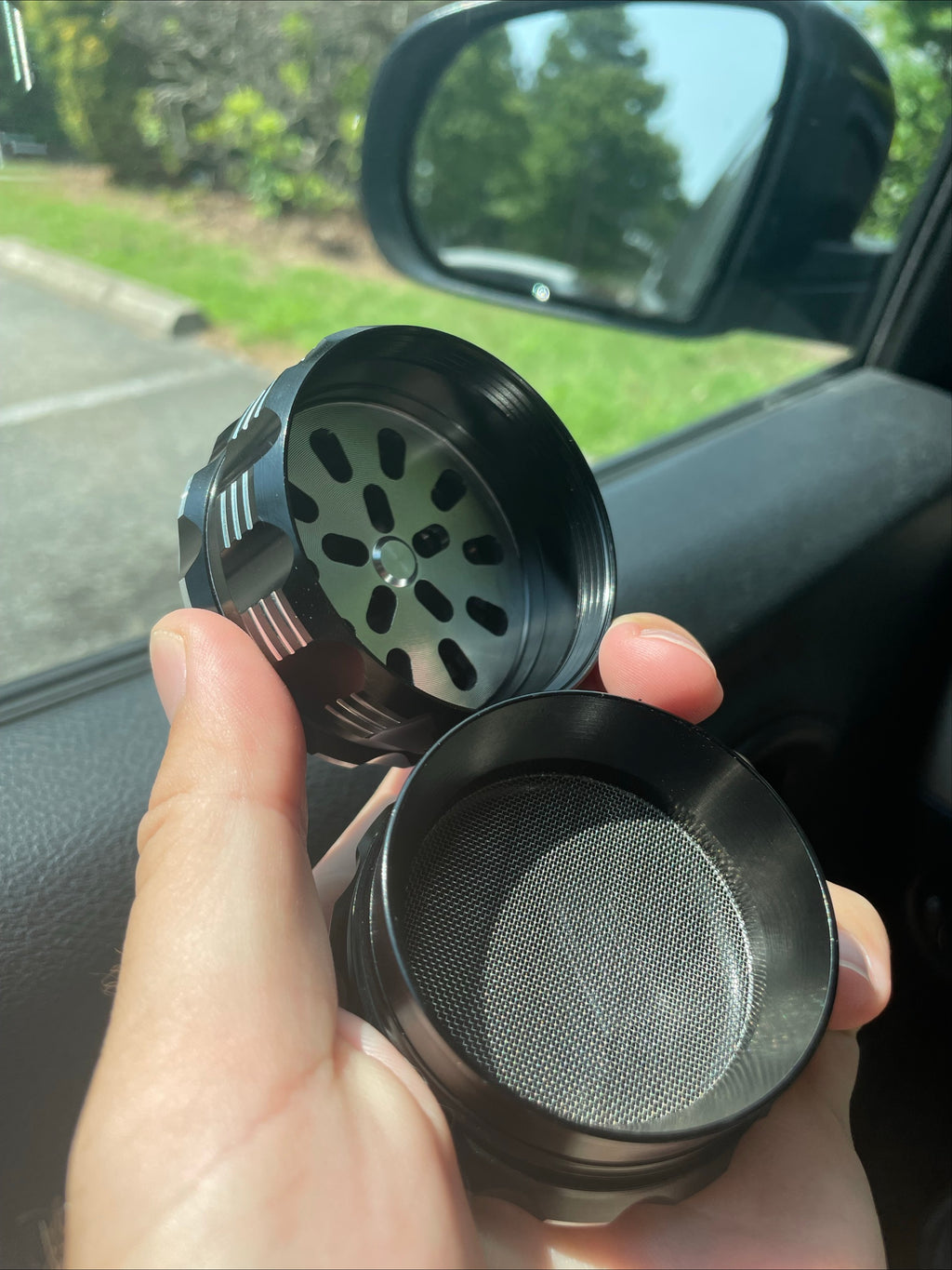 Grizzly 4-Piece Aluminum Grindr