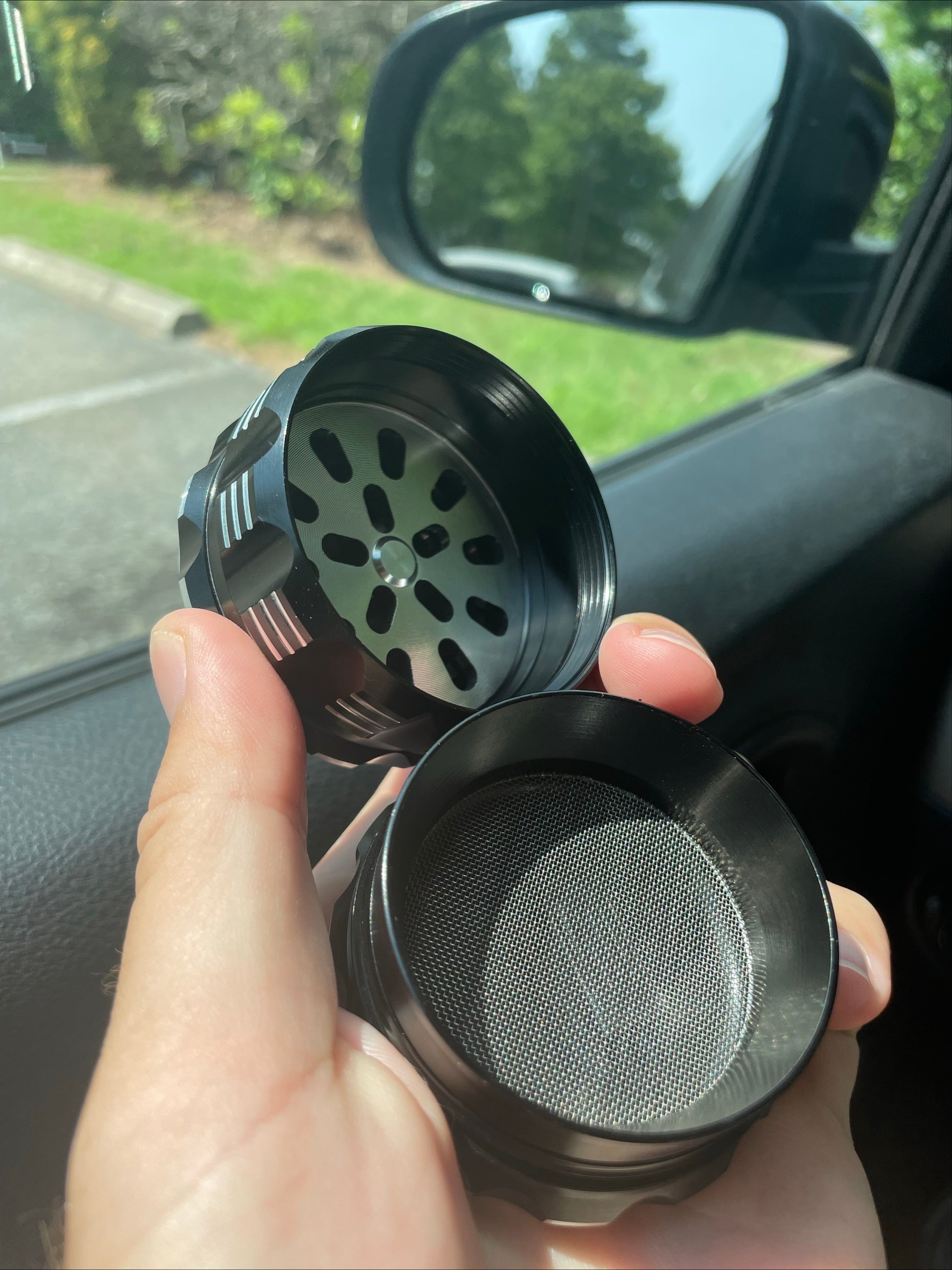 Grizzly 4-Piece Aluminum Grindr