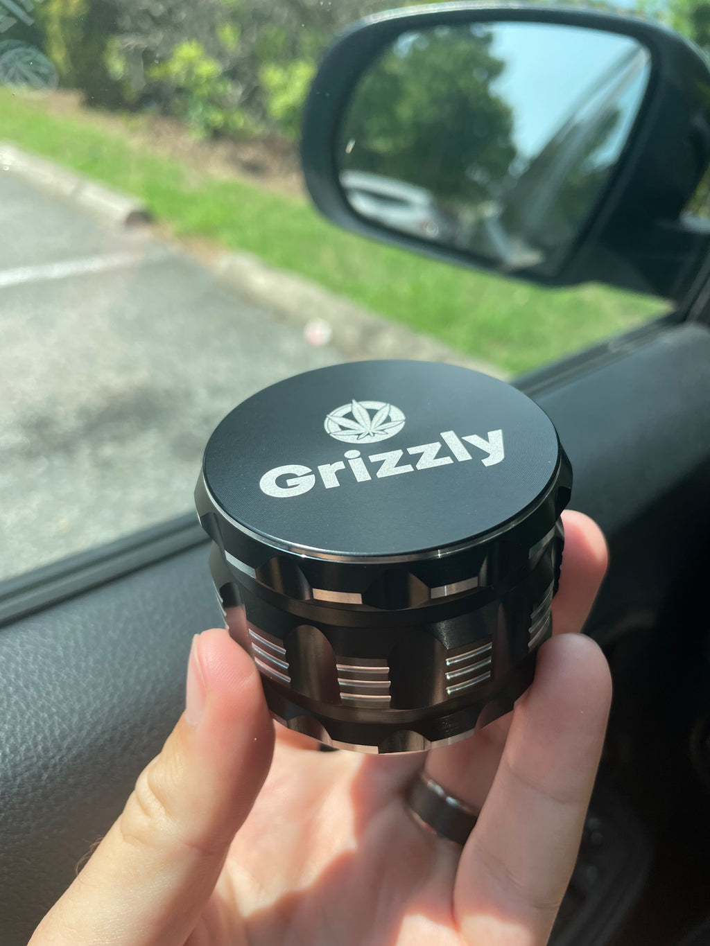 Grizzly 4-Piece Aluminum Grindr